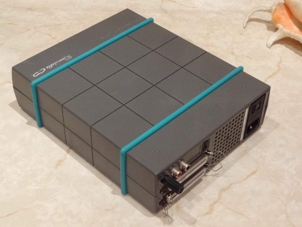 SCSI-CDR-BOX-2m.jpg