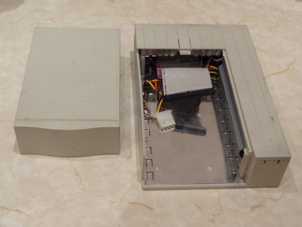 SCSI-HDD-BOX-1m.jpg